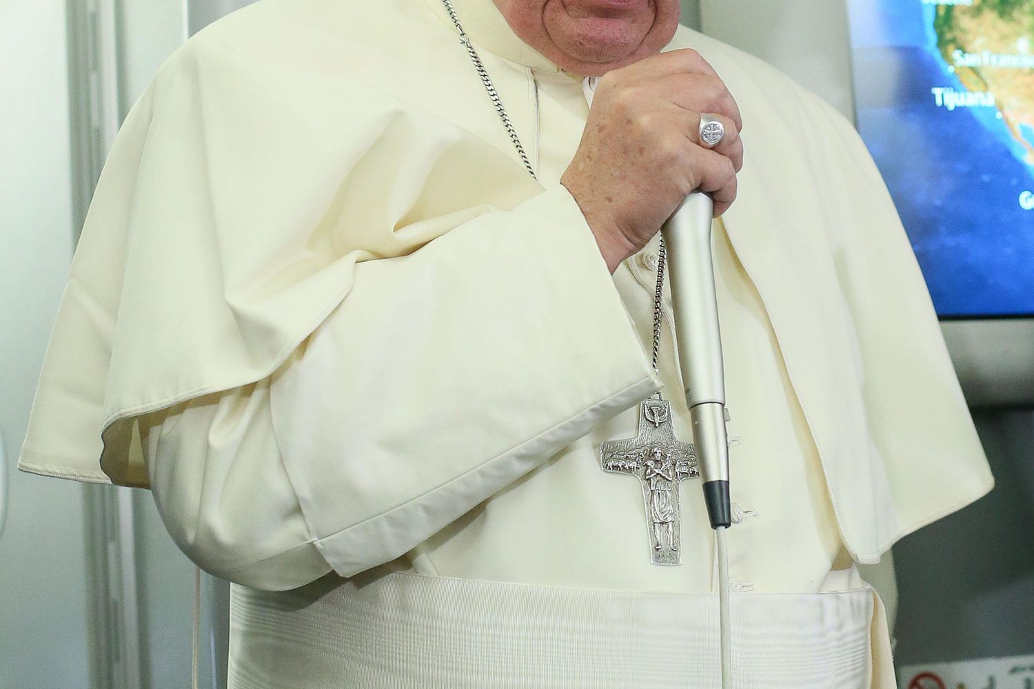 &nbsp;Papa Francesco in volo dal Messico (Afp)&nbsp;