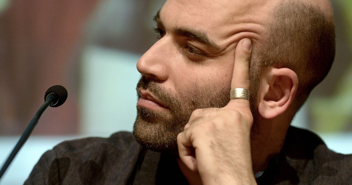 Saviano: "Ho sbagliato a espormi. E ora ne pago le conseguenze psichiche"