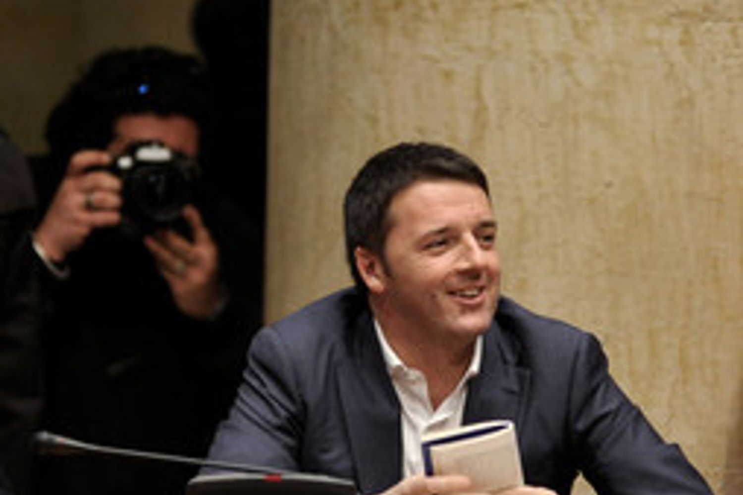 Renzi lettura (agf)&nbsp;