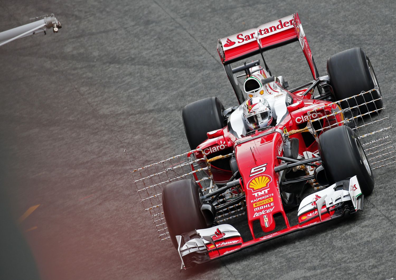 F.1: test Barcellona. Vettel davanti ad Hamilton