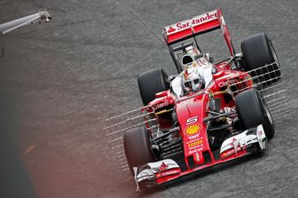 F.1: test Barcellona. Vettel davanti ad Hamilton