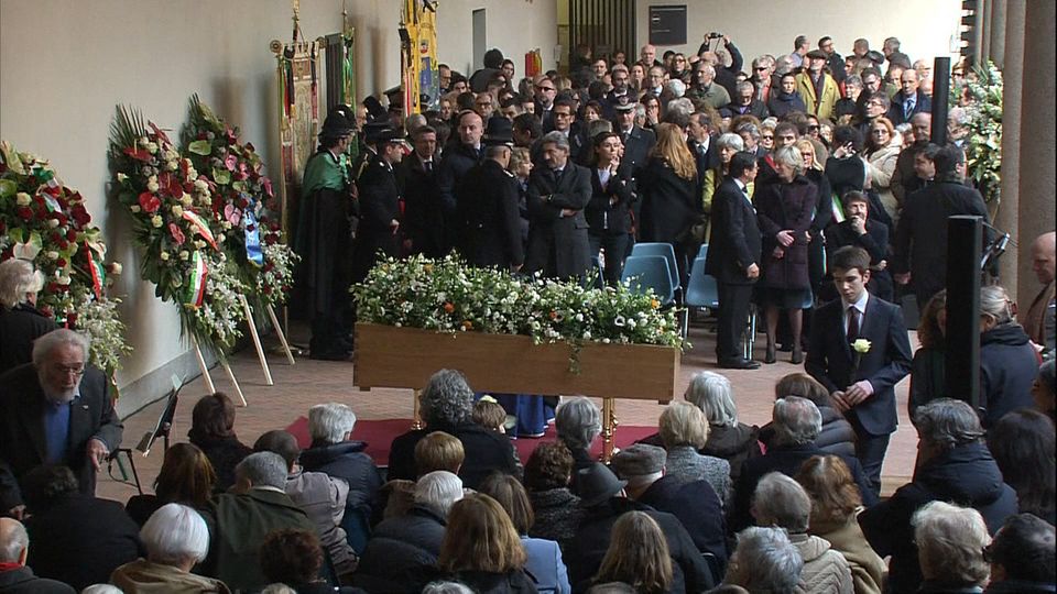 &nbsp;L'ultimo saluto laico a Umberto Eco (Afp)