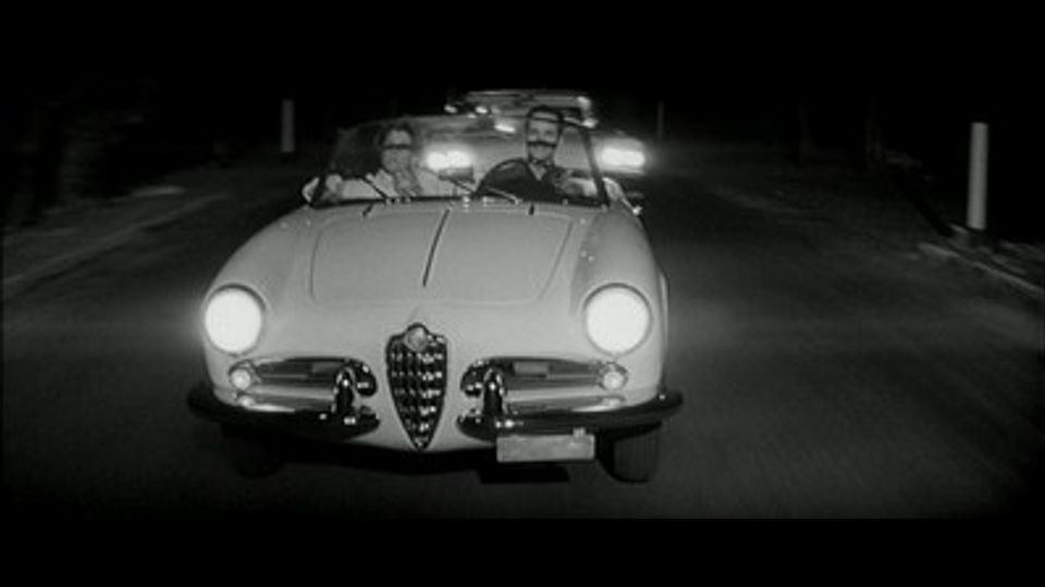 Alfa Romeo Giulietta spider 1957 - apparsa in film (La dolce vita, Fuori in 60 secondi) e video musicali (Eros Ramazzotti e Anastacia-I belong to you). Valore di vendita fino a &euro;158.000