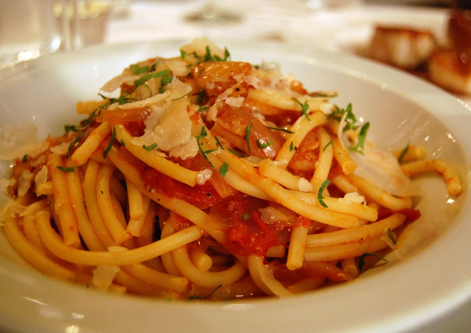 Bucatini_(amatriciana_rossa)&nbsp;