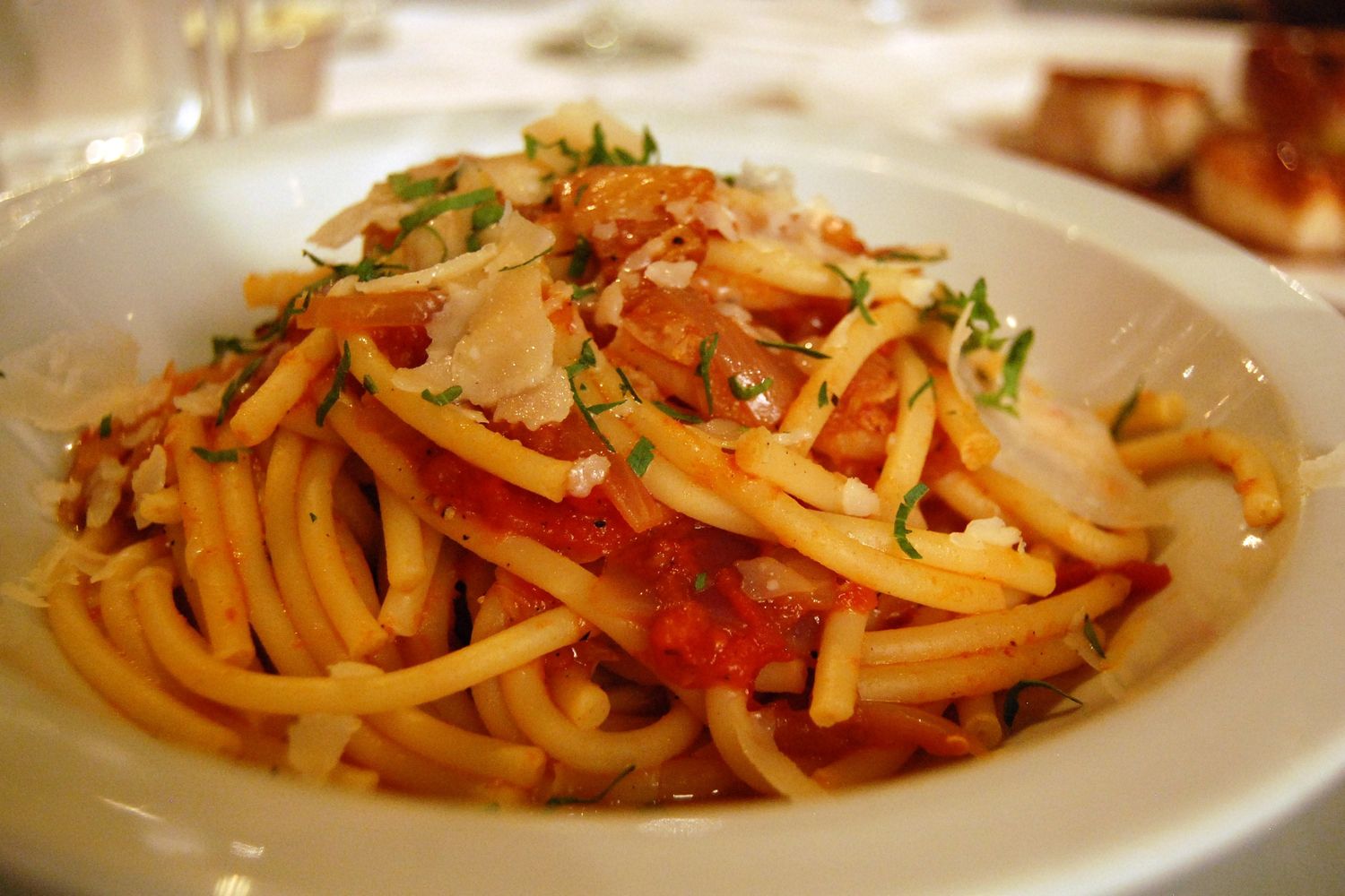 Bucatini_(amatriciana_rossa)&nbsp;