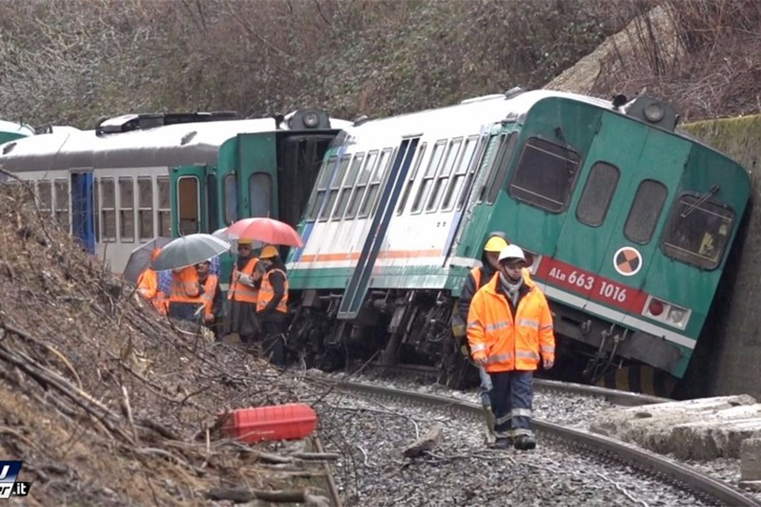 &nbsp;Frana nel Biellese treno deraglia (Youreporter)
