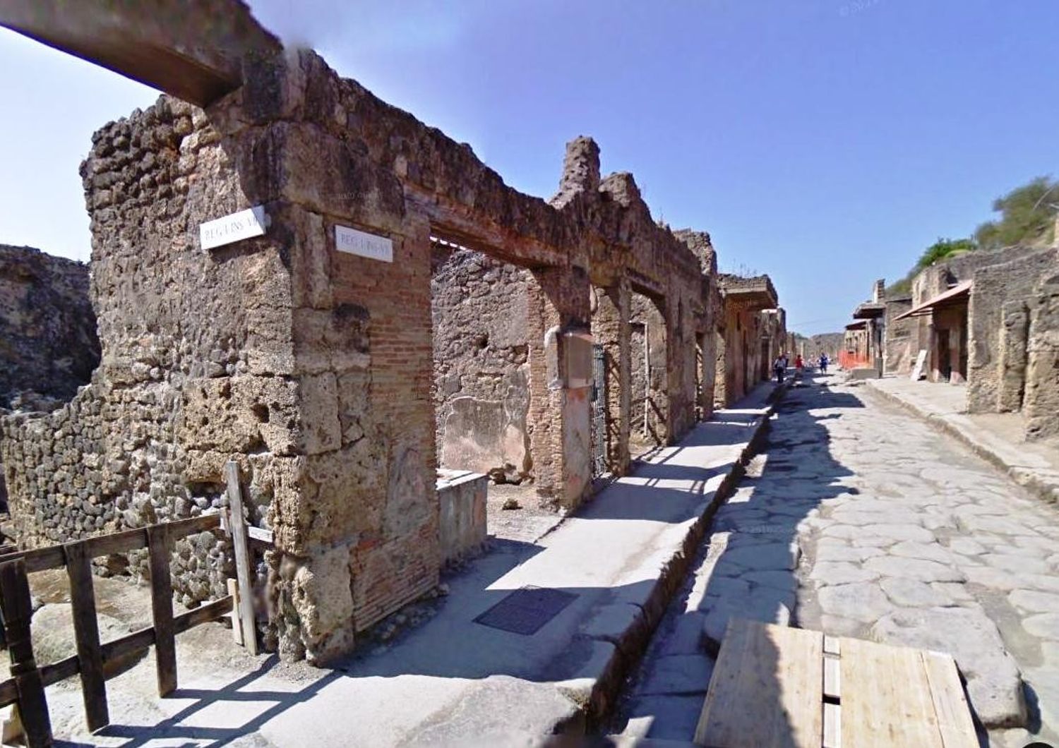 Vento forte agli scavi di Pompei, chiusi tratti via Abbondanza