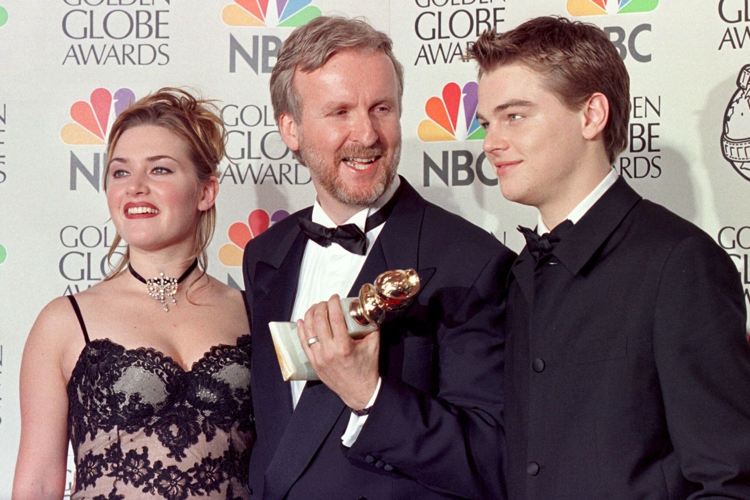 Il regista James Cameron con Kate Winslet e Leonardo DiCaprio ai 55* Golden Globe Awards&nbsp;