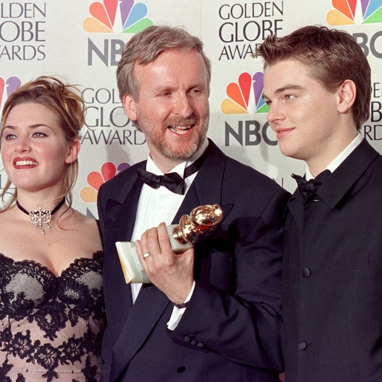 Il regista James Cameron con Kate Winslet e Leonardo DiCaprio ai 55* Golden Globe Awards&nbsp;