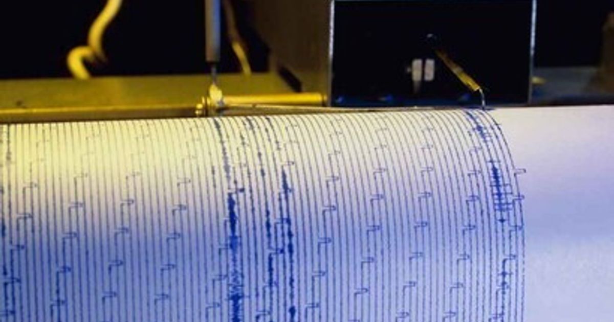 Scossa di terremoto ai Campi Flegrei di magnitudo 4.4, avvertita a Napoli