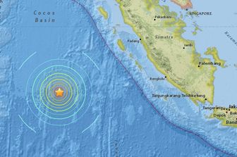 Forte terremoto in Indonesia