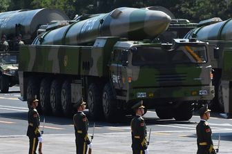 &nbsp;Cina economia cinese spese veicoli militari - afp