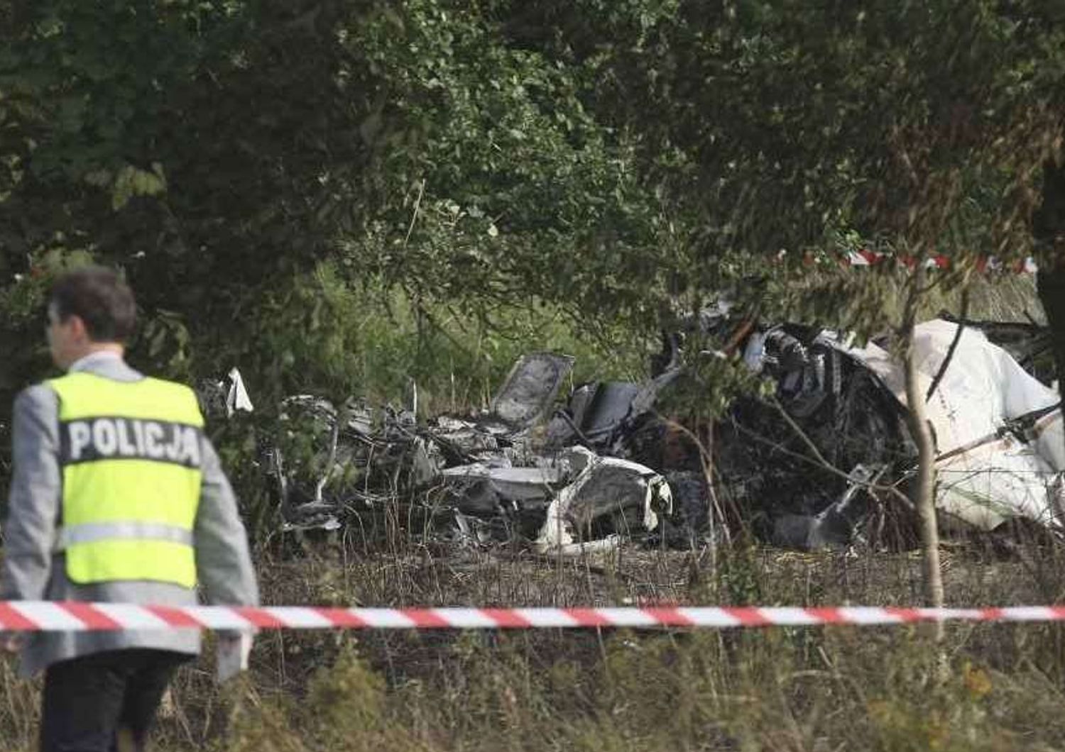 Polonia: 11 paracadutisti morti in incidente aereo