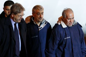 &nbsp;Gentiloni con Pollicardo e Calcagno (Afp)