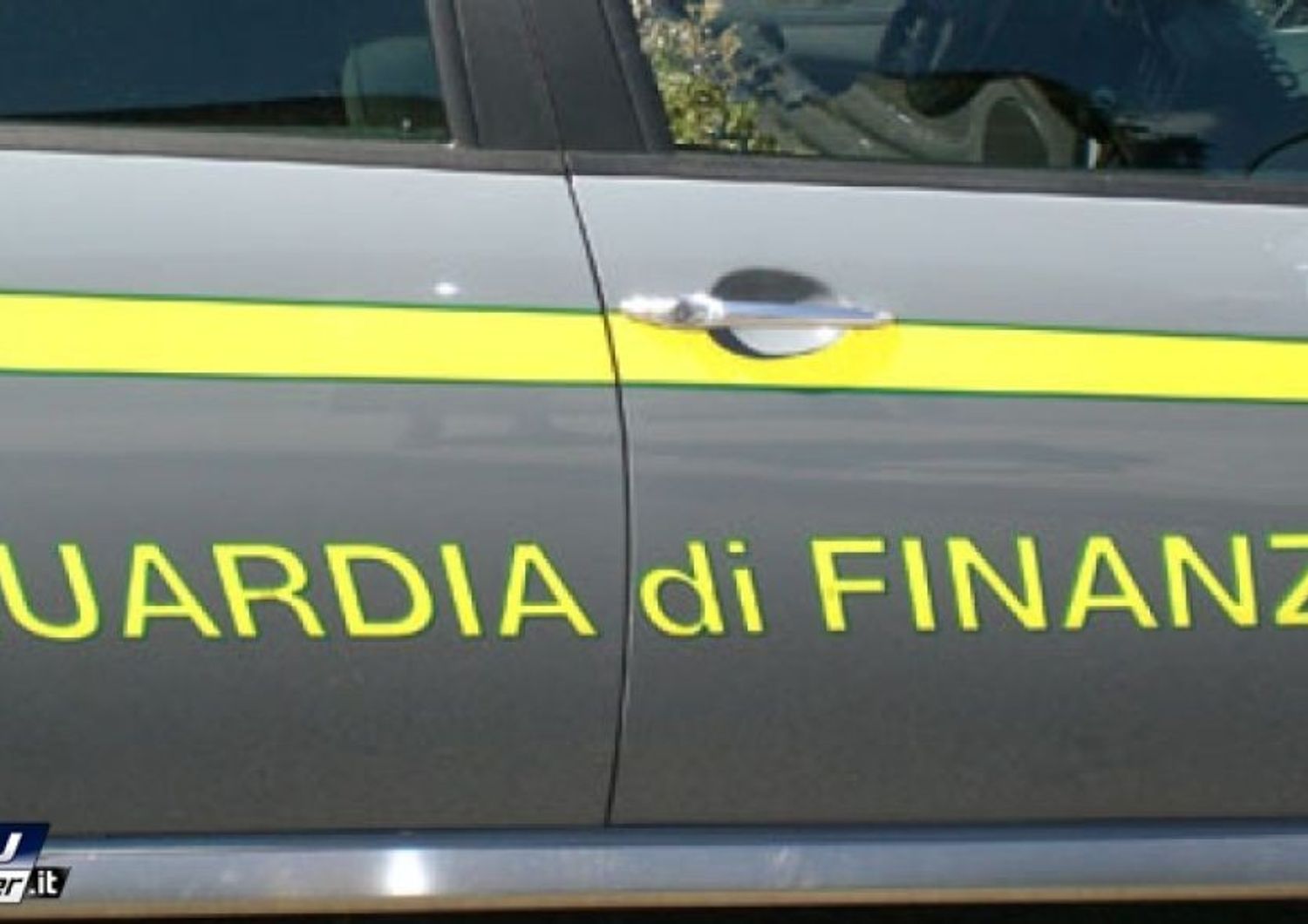&nbsp;Gdf guardia di finanza auto