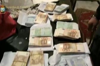 Sequestro euro soldi beni confiscati