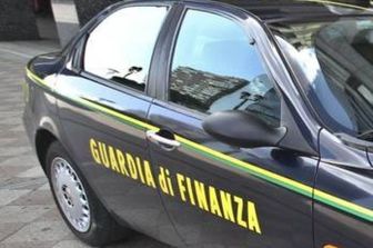 &nbsp; &nbsp;Gdf guardia di finanza auto