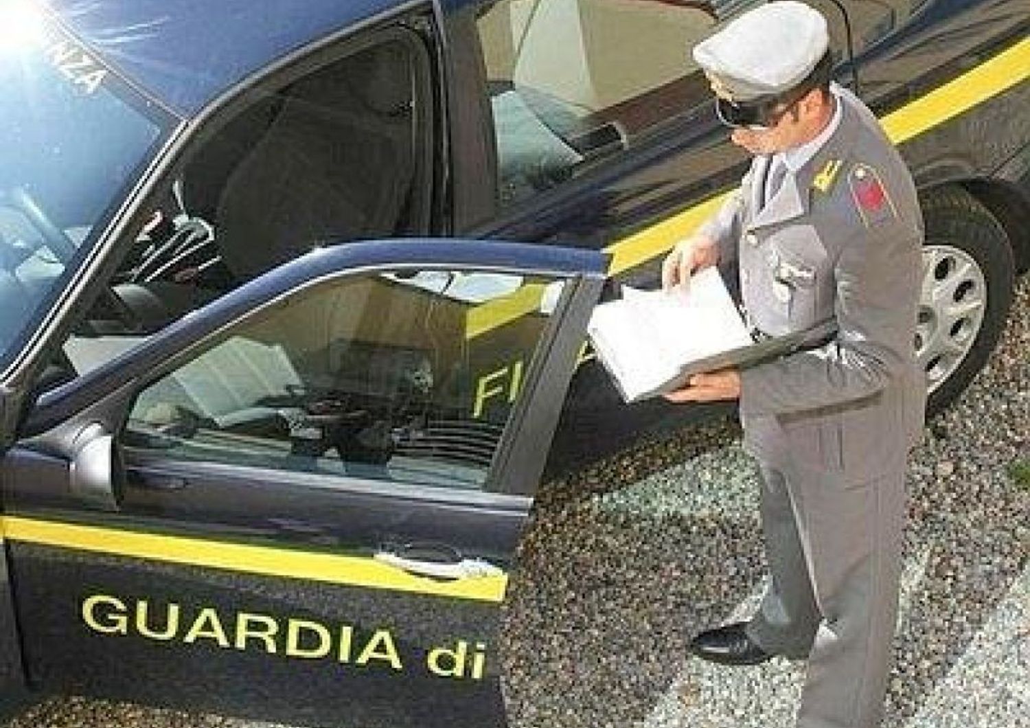 Una pattuglia della Guardia di finanza