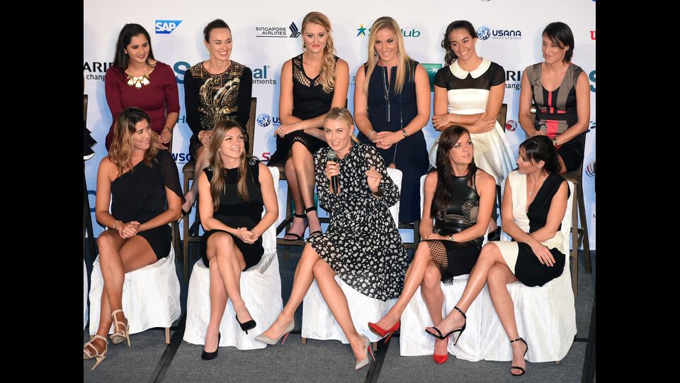 &nbsp;Maria Sharapova&nbsp; durante la Official Draw Ceremony, prima delle finali WTA, il 23 ottobre 2015 a Singapore (Afp)