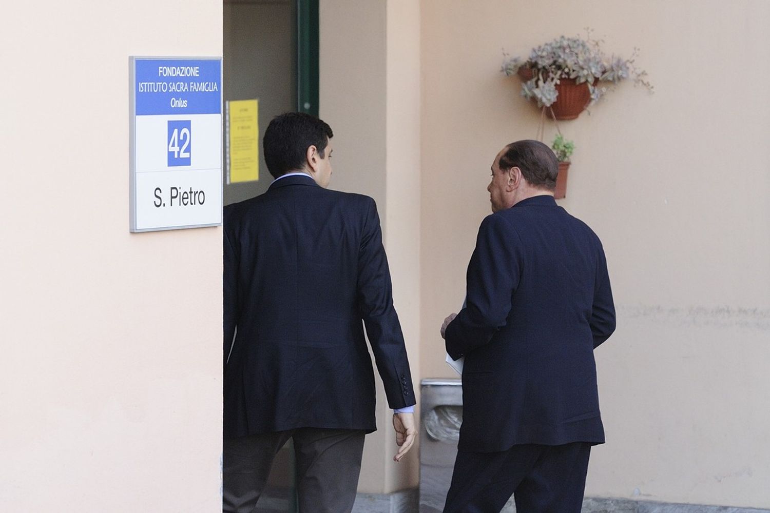 Berlusconi istituto sacra famiglia (agf)&nbsp;