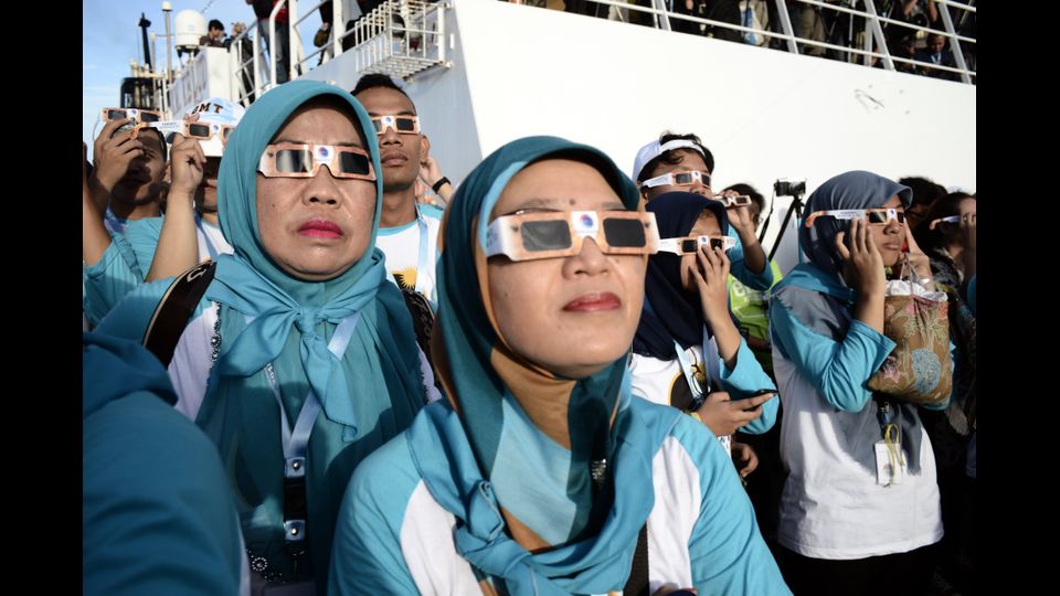 &nbsp;L'eclissi solare totale in Indonesia (Afp)