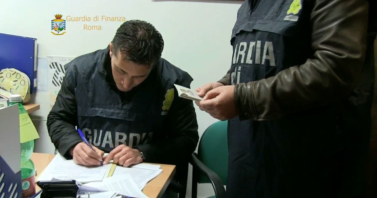 Truffa da 5 milioni a Savona, 112 persone raggirate da una consulente finanziaria