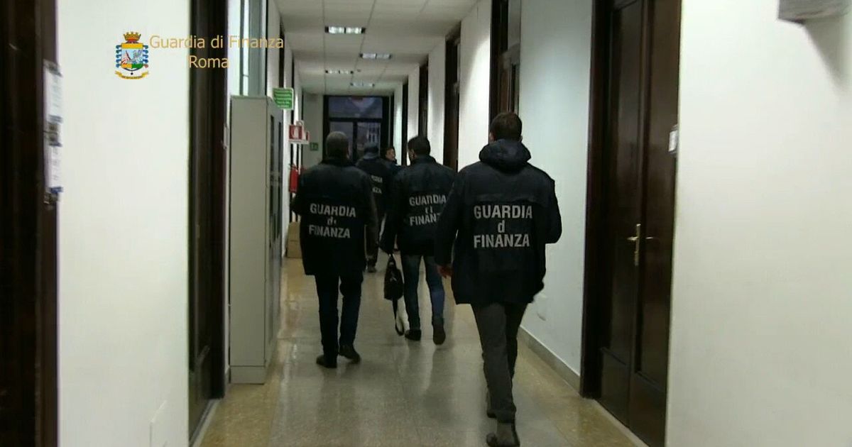 Smantellata una rete di falsi broker. Truffa da 3 milioni di euro