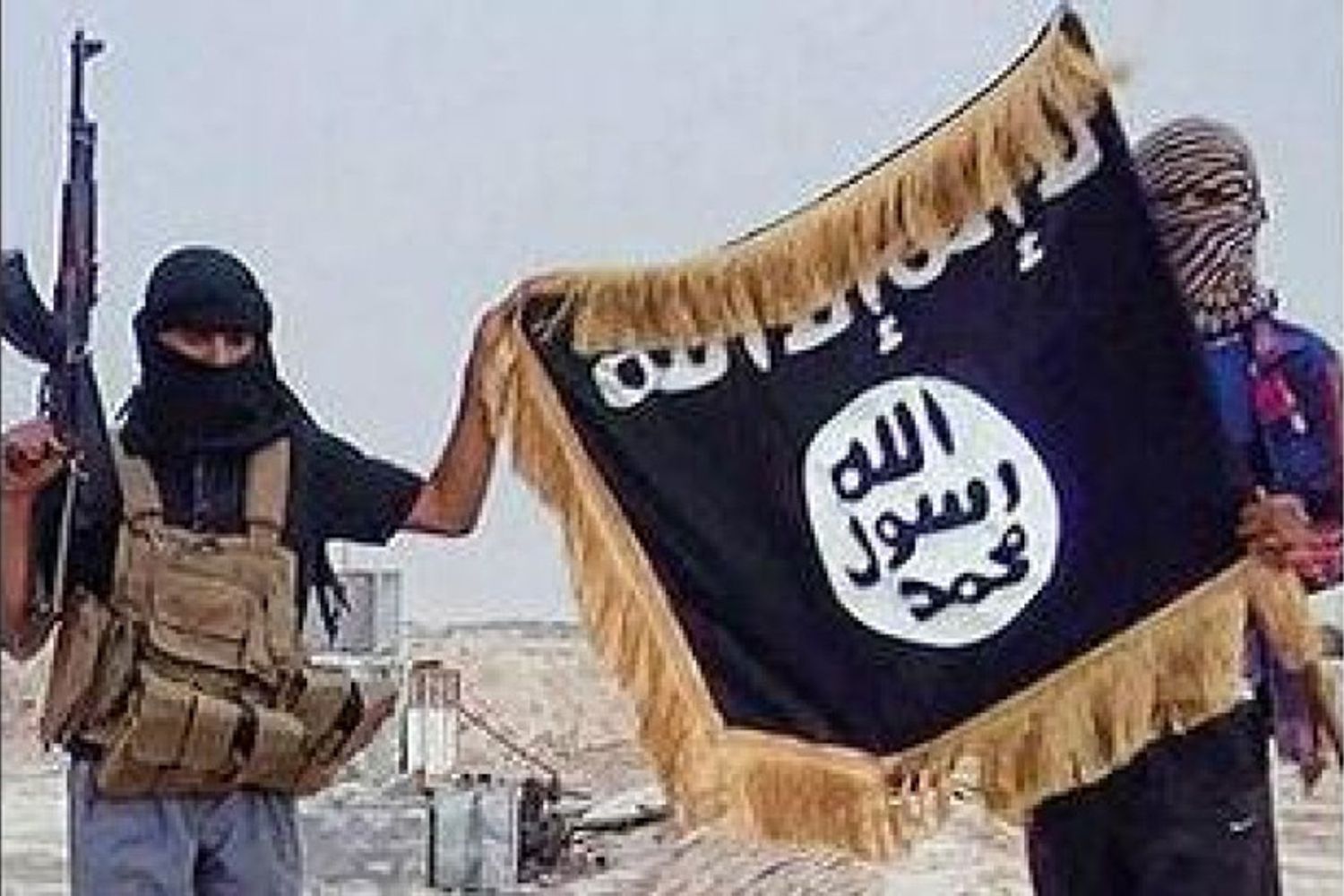 &nbsp; isis foreign fighters militanti califfato bandiera