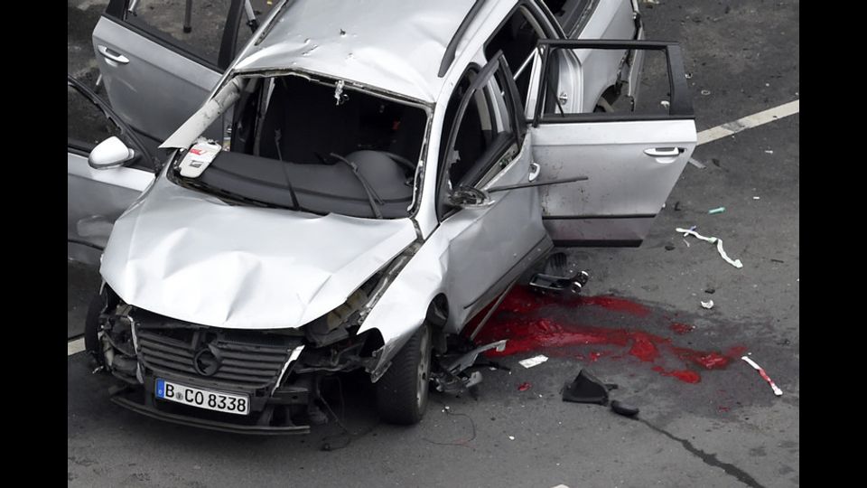 Bomba esplode su un'auto, paura a Berlino (Afp)&nbsp;