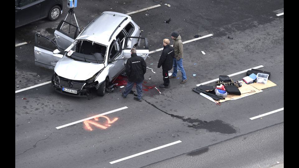 Bomba esplode su un'auto, paura a Berlino (Afp)&nbsp;