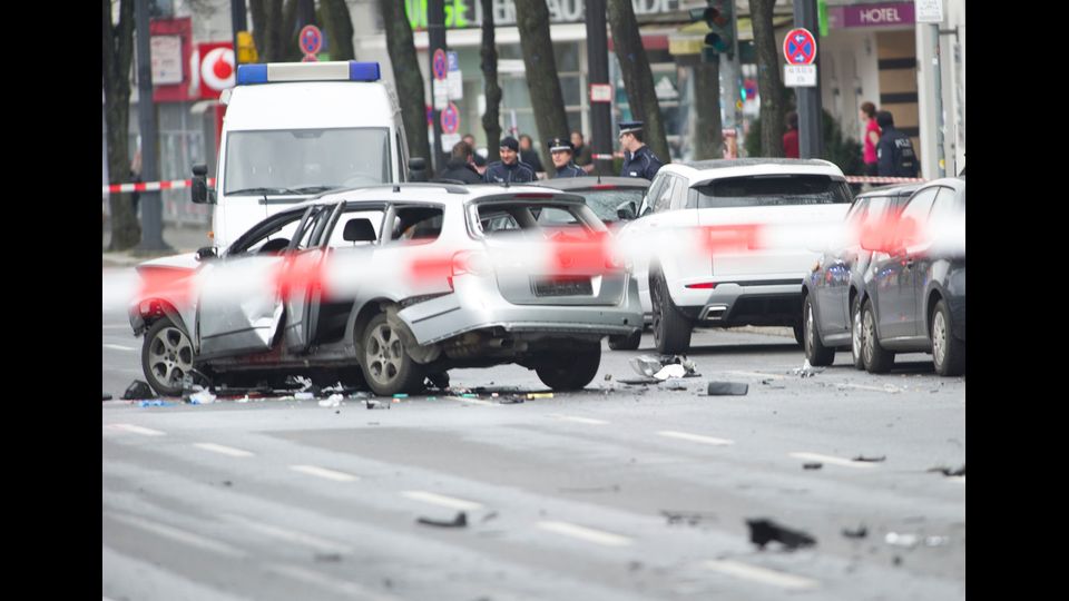 Bomba esplode su un'auto, paura a Berlino (Afp)&nbsp;