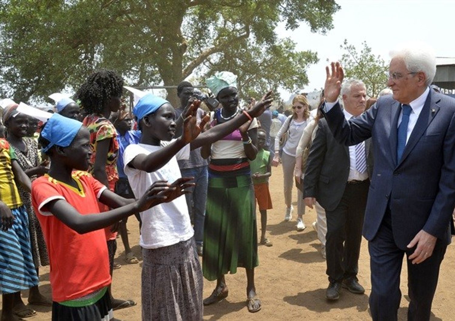 Il Presidente Sergio Mattarella al campo rifugiati di Teirkidi/Kule