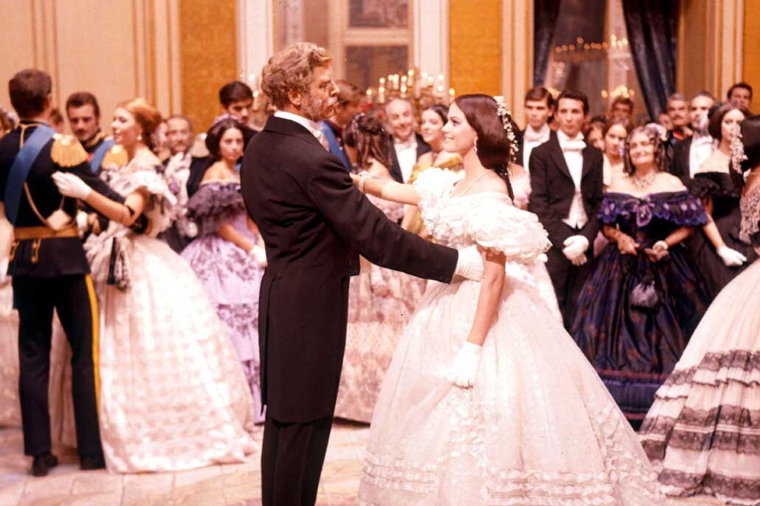 &nbsp;Una scena del ballo nel film &quot;Il Gattopardo&quot;