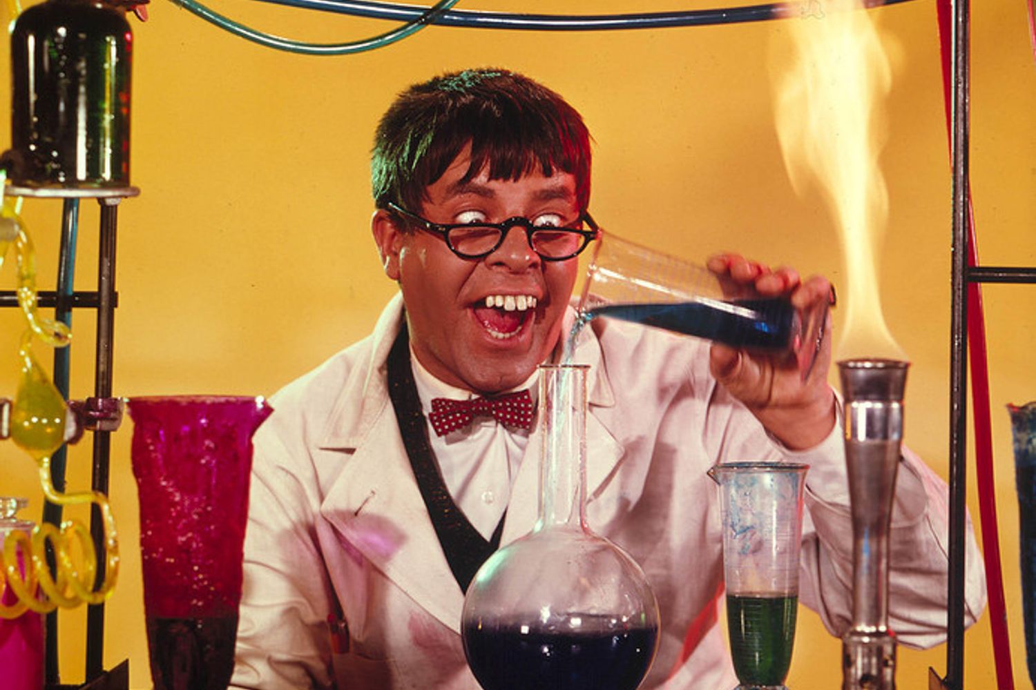 Un vecchio sketch di Jerry Lewis nei panni di un medico folle