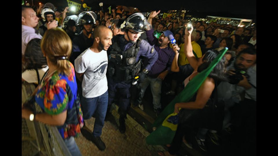 Brasile, proteste in piazza dopo  nomina Lula al governo per evitare l'arresto (Afp)&nbsp;