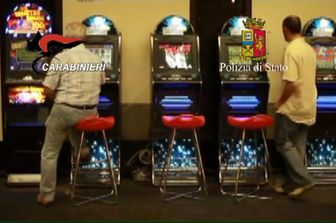 &nbsp;Arresti Casalesi slot machine