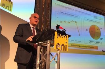 &nbsp;Eni Descalzi presentazione rapporto 2016 2019 - twitter