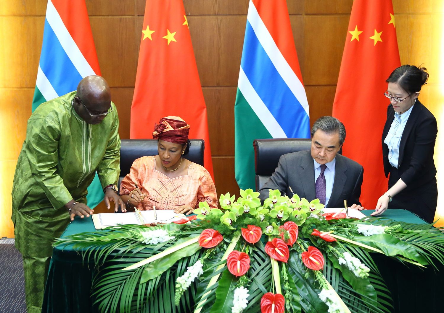 Gambia Cina riprese relazioni diplomatiche Wang Yi e Neneh MacDouall Gaye
