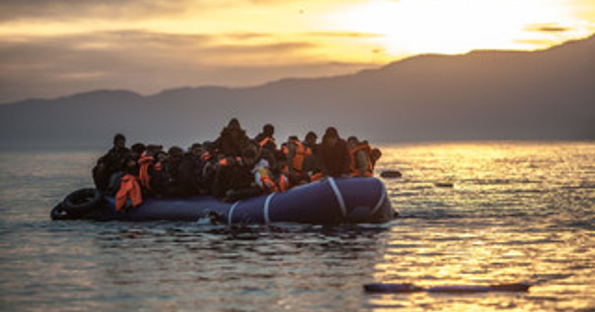 Migranti Naufragio Nel Mar Egeo Morte Donne E Un Bambino