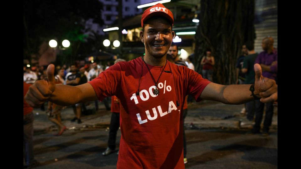 &nbsp;I cortei pro Rousseff, in Brasile Lula arringa la folla (foto Afp)&nbsp;