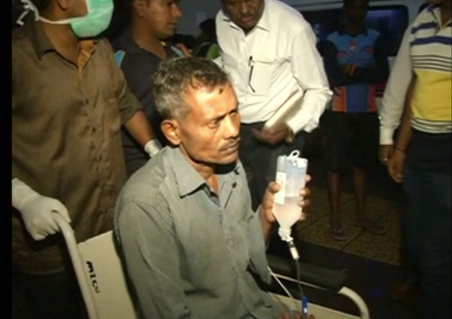 India: 74 morti per liquore adulterato in baraccopoli di Mumbai - VIDEO