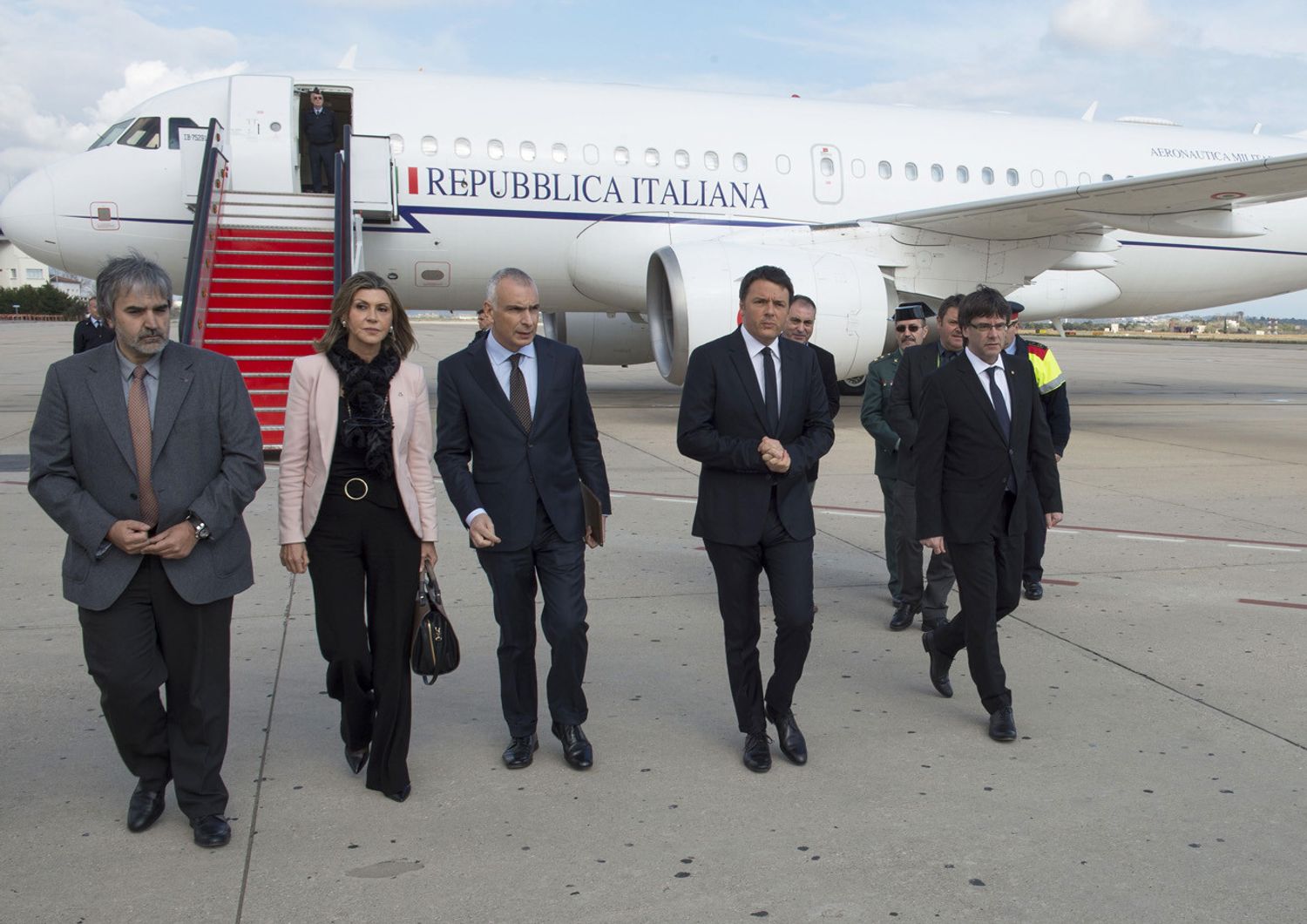 Renzi arriva all'aeroporto di Reus Barcellona Spagna (foto da sito Palazzo Chigi)&nbsp;