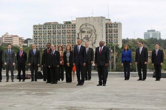 &nbsp;Obama a Cuba posa di fronte a ritratto Che Guevara - afp