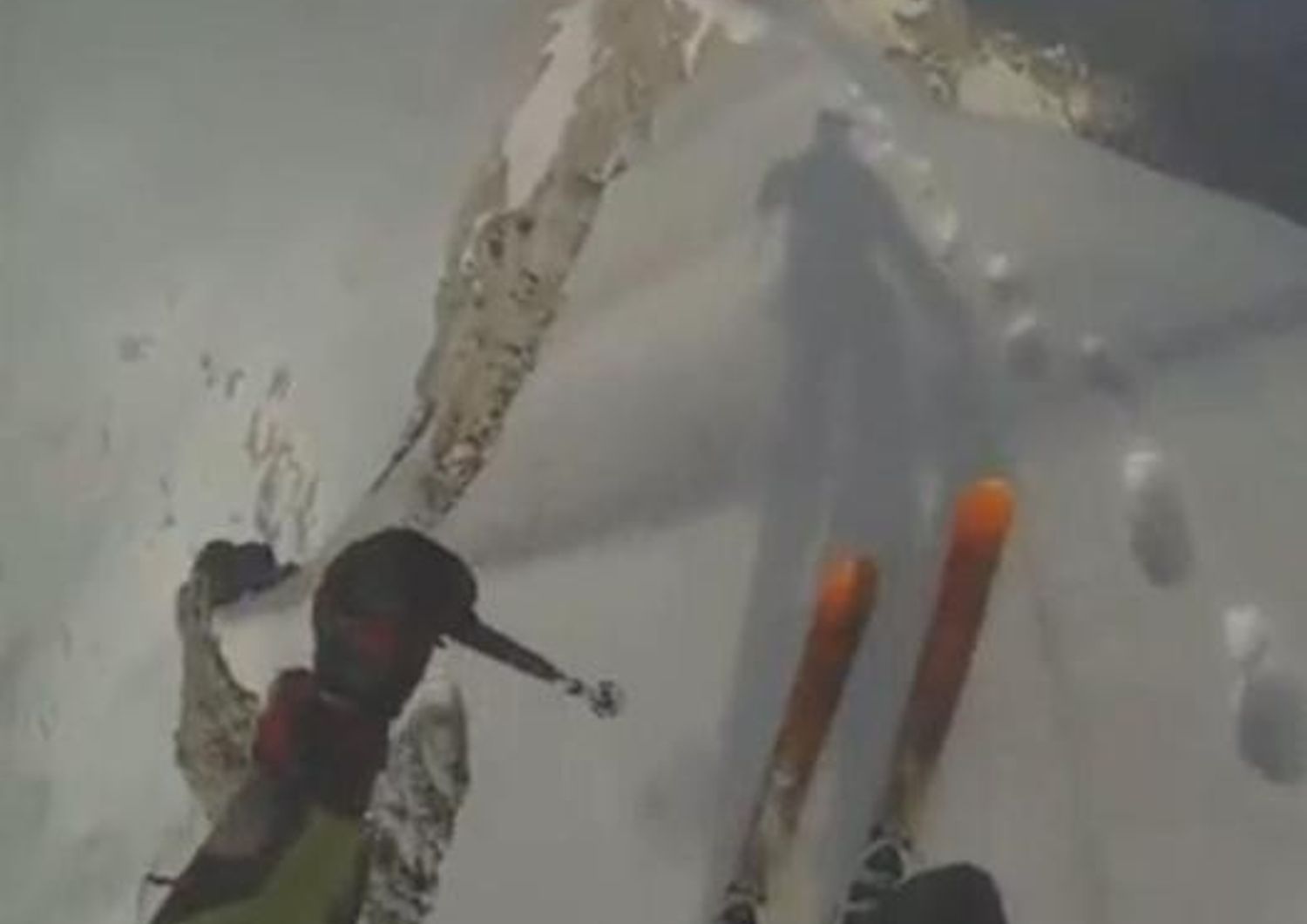 discesa emozionante di uno sciatore da monte sloveno&nbsp;