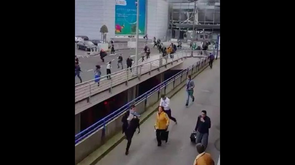 attentato aeroporto Bruxelles (da twitter)&nbsp;
