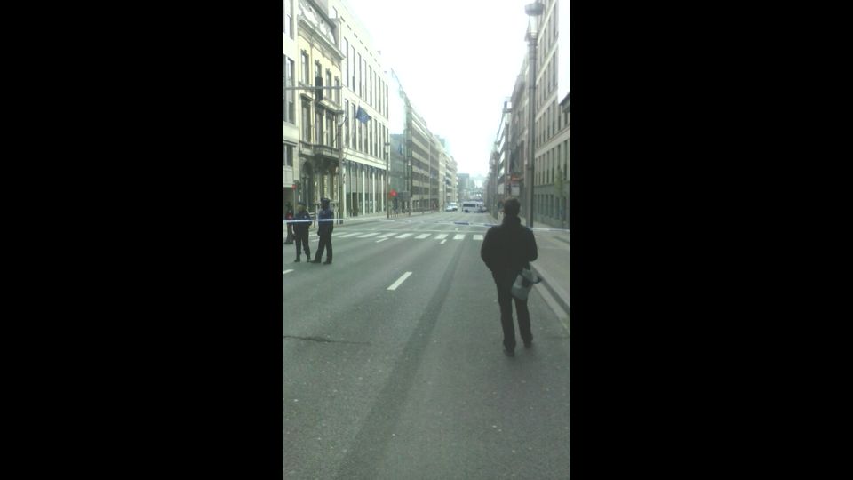 attentato Bruxelles rue loi chiusa (foto Emanuele Bonini)&nbsp;