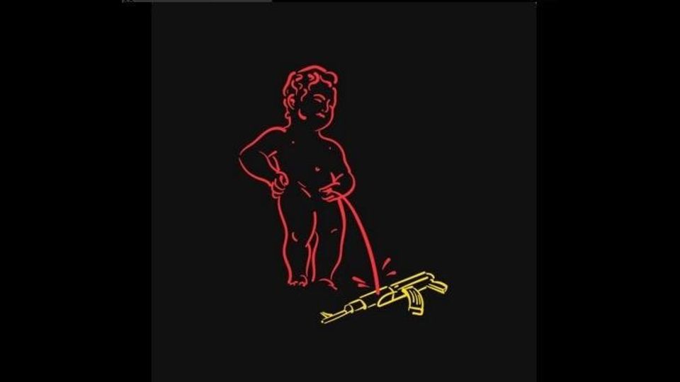 &nbsp;&nbsp;Bruxelles, la solidariet&agrave; corre su Twitter. Il Manneken Pis urina sui simboli del terrorismo (foto da Twitter)