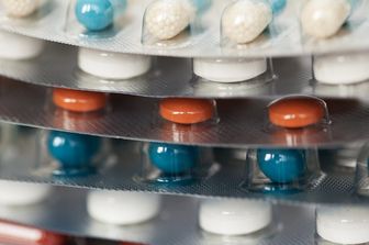 antibiotici farmaci medicinali pasticche compresse capsule pillole - pixabay