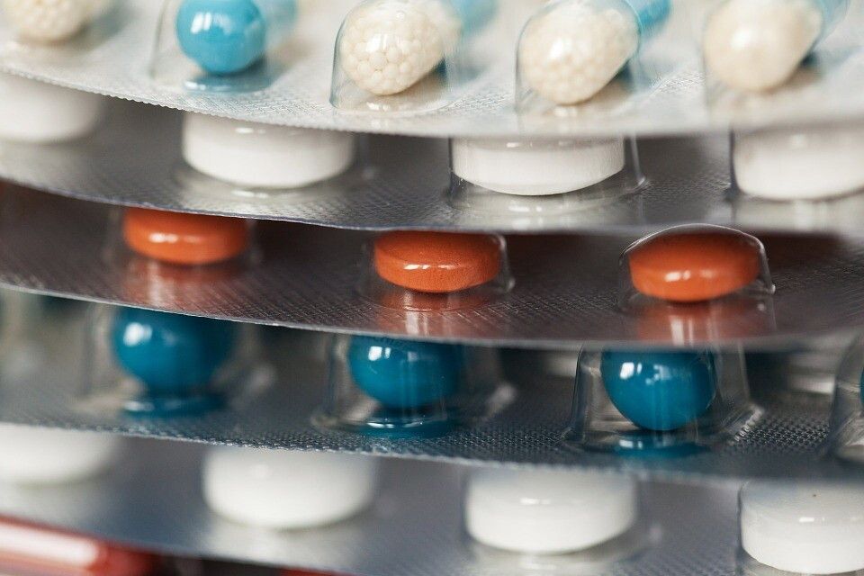 &nbsp;antibiotici farmaci medicinali pasticche compresse capsule pillole - pixabay