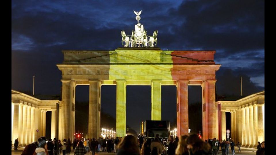 Da Parigi a Roma i monumenti illuminati per Bruxelles